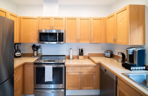 Belltown Apartment | Modern Studio in the Heart of the City II