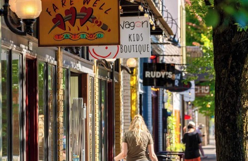 Humboldt Apartment | Modern Studio - Sleeps 4 - Perfect NE Location