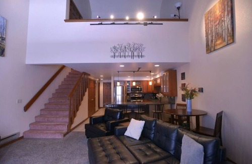McCall Condo | Modern style 3-bedroom condo close to downtown, lake, beaches, parks, and golf.