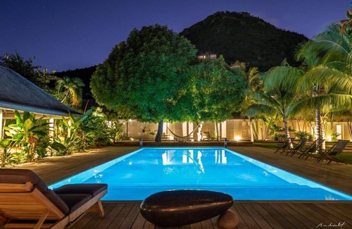 Vitet Villa | Modern Style 7 bedroom villa within walking distance to the beach