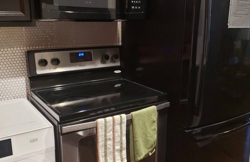 Corryville Apartment | Modern Style and Comfort near UC