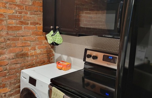 Corryville Apartment | Modern Style and Comfort near UC