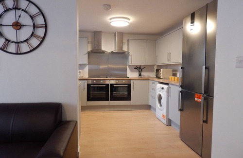 Cambridge House | Modern, stylish and well located en-suite rooms with parking