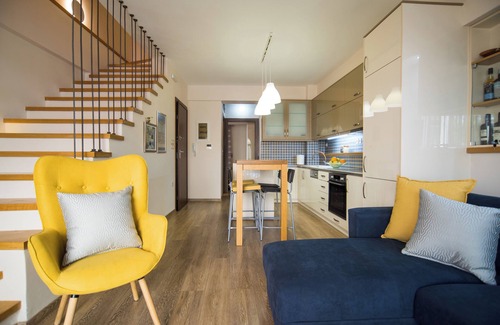 Itea Apartment | Modern, Stylish Maisonette
