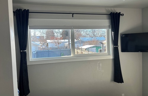 Northeast Edmonton House | Modern & Stylish Retreat | Peaceful Neighborhood + Central Location