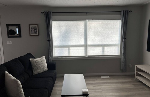 Northeast Edmonton House | Modern & Stylish Retreat | Peaceful Neighborhood + Central Location