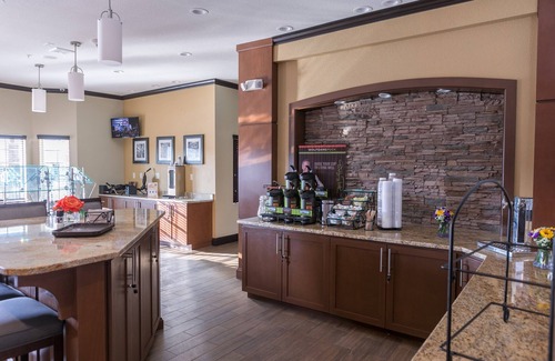 McNeil Condo | Modern Suite | 24h Business Center Access + Pool