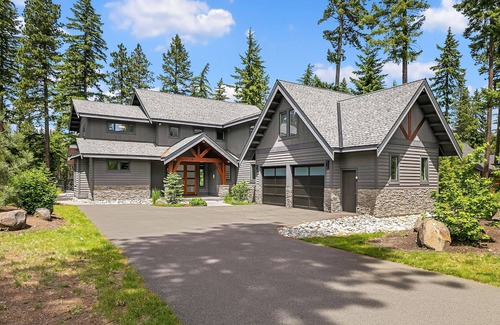 Cle Elum House | Modern Suncadia Retreat w/Private Pool & Hot Tub