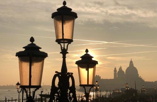 Molina Apartment | Modern sunny apartment in residental area