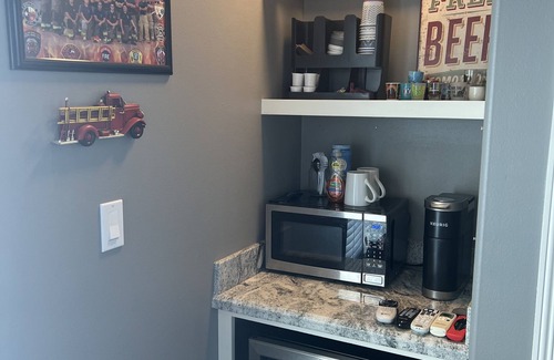 Edinburg Apartment | Modern themed guest suite-10 minutes from UTRGV!