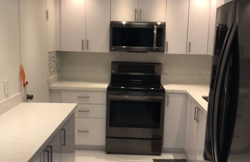 Seybold Apartment | Modern top floor Penthouse Ocean Front Apartment