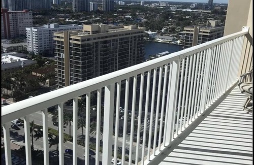 Seybold Apartment | Modern top floor Penthouse Ocean Front Apartment