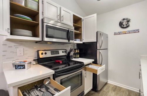 Mesa Grande House | Modern Townhome- Amazing location Tempe/Mesa one block to Cubs Spring Training!