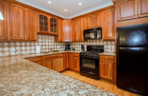 Brookline House | Modern townhome,Boston vacation,2 bath,pkg,deck