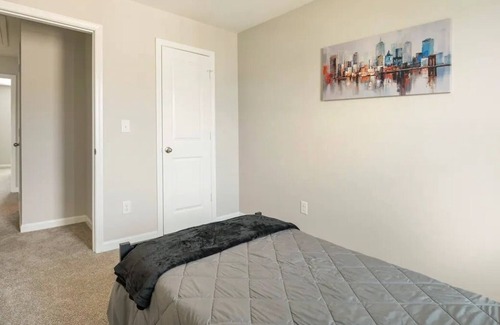 Church Street House | Modern Townhome Close to Downtown