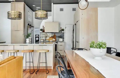 McNeil House | Modern Train Depot Farmhouse: Private 1 acre oasis