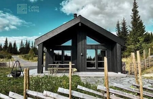 Svingvoll House | Modern unique cabin/fantastic location/Skeikampen