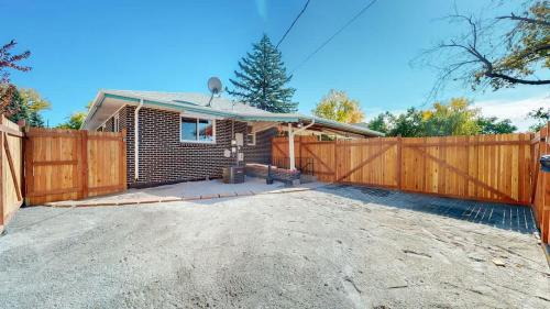 Southeast House | Modern & Updated Unit in Prime Location