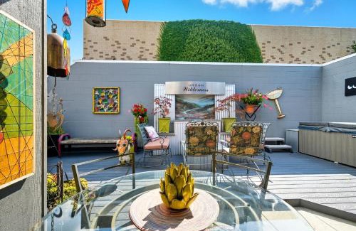 Hough House | Modern Upper Level Duplex Dt Vancouver