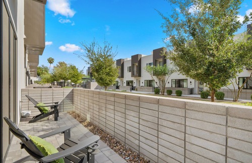 Camelback East House | Modern Urban Retreat 3+ Bedrooms & Roof Deck