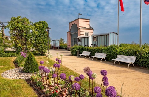 Ostvorpommern Apartment | Modern vacation apartment in Bansin with balcony - only 150 m to the beach