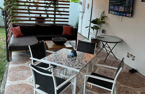 North Miami House | Modern Vacation Home with pool- Conveniently located to Restaurants & Beach