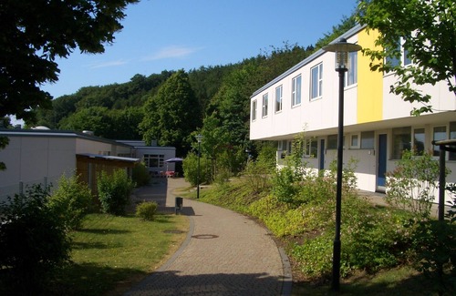 Hubingen House | Modern vacation home for 4 people in park-like grounds