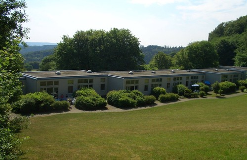 Hubingen House | Modern vacation home for 4 people in park-like grounds