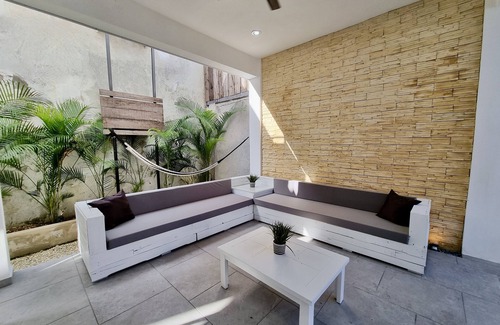 Ejidal Villa | Modern Villa + Good location + private pool + AC +Sleeps12