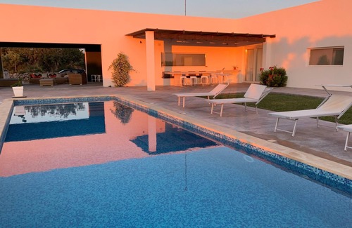 Serranova Villa | Modern Villa, spectacular private pool with sea view, only 3 minutes to beach!