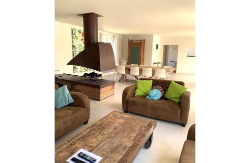 Brives-sur-Charente Villa | Modern Villa with Pool in Brives