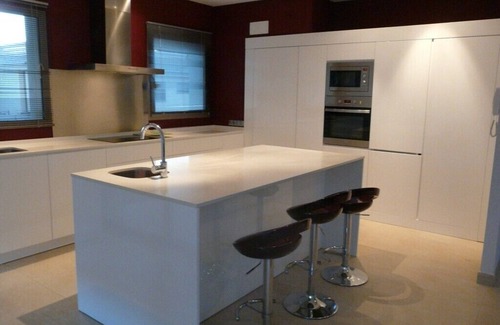 Santa Ponsa Villa | Modern villa with pool and sleeps 8