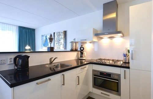 Municipality of Uitgeest Apartment | Modern waterfront apartment