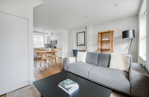Waterloo Apartment | Modern Waterloo 2BR open plan with Balcony on Lower Marsh, by Blueground