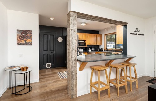 Regional District of Nanaimo House | Modern West Coast inspired home with outdoor sauna & shower-Steps from the ocean
