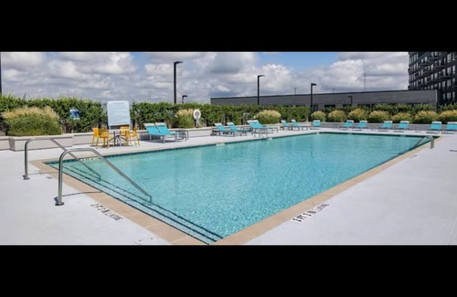 Home Park Apartment | Modern West Midtown Retreat — Luxurious Stay!