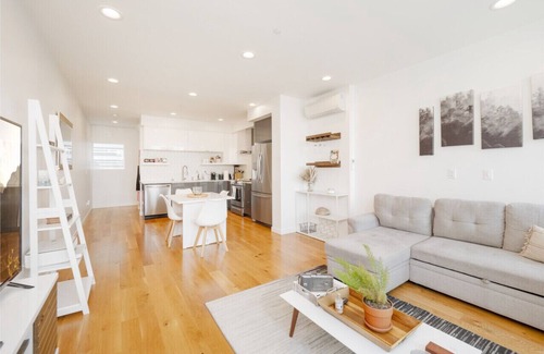 High Point Villa | Modern West Seattle 1BR, Rooftop + Walk to Beach