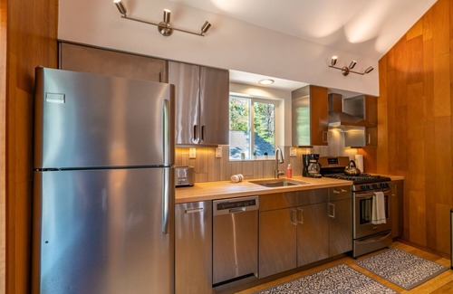 Tahoma House | Modern West Shore Chalet - Walk to the Beach