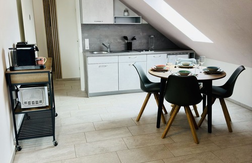 Bad Oeynhausen Apartment | Modern Wohnen mit Smarttv, Arbeitsplatz und Küche