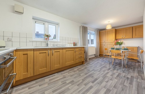 Wolverhampton House | Modern Wolverhampton 3 bed Home