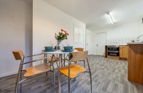 Wolverhampton House | Modern Wolverhampton 3 bed Home