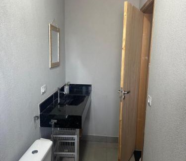 Americana House | Moderna área com Wi-Fi e ar condicionado