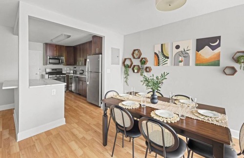 Crystal City Apartment | ModernBohoOasis | 2BR 2BA | Gym&Pool | Mins to DC