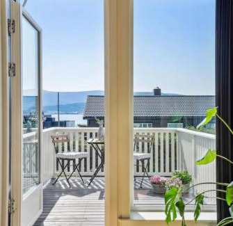 Valderhaugstranda Apartment | Moderne rekkehus nært Ålesund