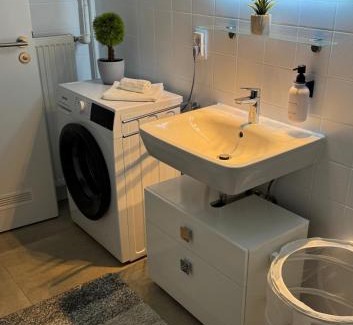 Kernstadt Apartment | Moderne Wohnung mit Waldflair und Kaffeegenuss