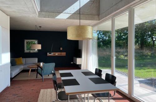 Lohme House | Modernes Architektenhaus direkt am Golfplatz Schloss Ranzow.