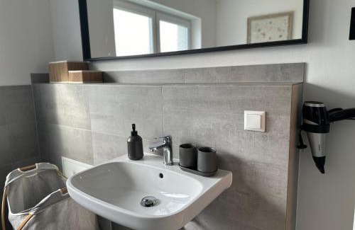 Klosterdorf Apartment | Modernes Ferienhaus für bis zu 10 Gäste