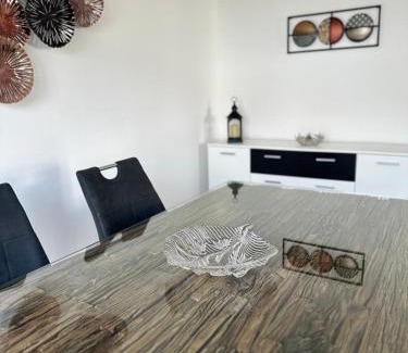 Klosterdorf Apartment | Modernes Ferienhaus für bis zu 10 Gäste