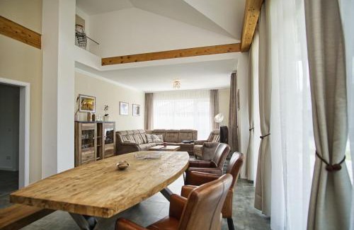 Trent House | modernes Ferienhaus mit eigenem Garten und Terrasse - Ferienhaus Bauernrose