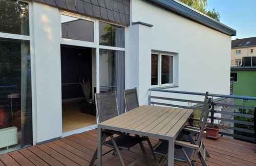 Dresden Apartment | Modernes Loft mit Großer Terrasse und Zwei Kostenlosen Parkplätzen